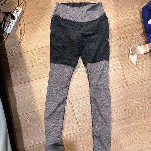 ALO Yoga Goddess Legging Two Tone - Size Medium